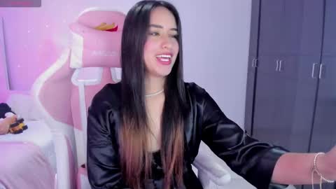 Snapshot of isaa_diamond chatting on 10.19.25 isaa_diamond online show from 10.19.25