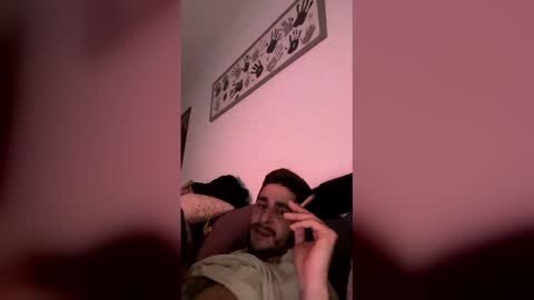 Snapshot of isaac250996 chatting on 12.15.25 isaac250996 online show from 12.15.25