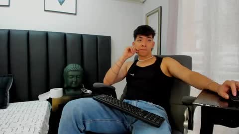 Snapshot of isaac_cryston chatting on 02.04.25 isaac_cryston online show from 02.04.25