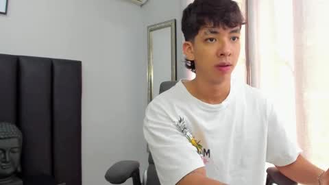 Snapshot of isaac_cryston chatting on 02.09.25 isaac_cryston online show from 02.09.25