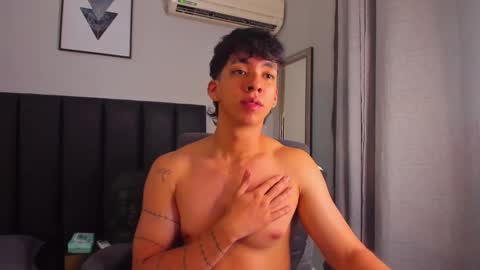 Snapshot of isaac_cryston chatting on 02.20.25 isaac_cryston online show from 02.20.25