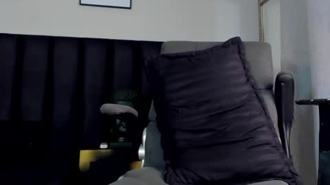 Snapshot of isaac_cryston chatting on 03.02.25 isaac_cryston online show from 03.02.25