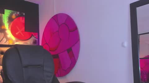 Snapshot of isaac_cryston chatting on 09.19.25 isaac_cryston online show from 09.19.25