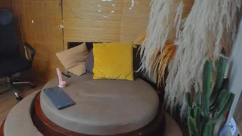 Snapshot of isaac_grimm chatting on 11.27.25 isaac_grimm online show from 11.27.25