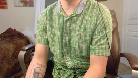 Snapshot of isaac_sheffield chatting on 11.13.25 isaac online show from 11.13.25