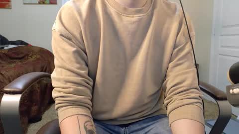 Snapshot of isaac_sheffield chatting on 11.16.25 isaac online show from 11.16.25