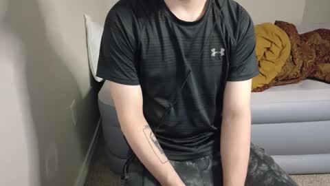 Snapshot of isaac_sheffield chatting on 11.28.25 isaac online show from 11.28.25