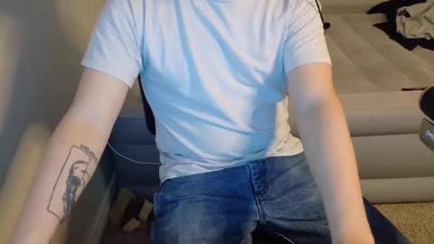 Snapshot of isaac_sheffield chatting on 12.03.25 isaac online show from 12.03.25