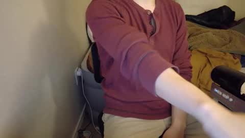 Snapshot of isaac_sheffield chatting on 12.15.25 isaac online show from 12.15.25