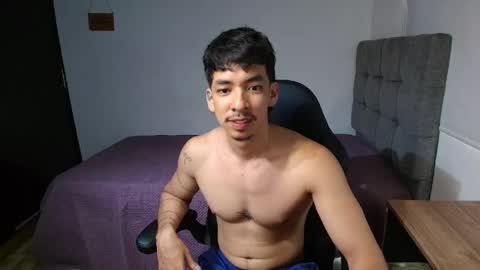 Snapshot of isaac_sttone01 chatting on 05.07.26 muscle isaac online show from 05.07.26