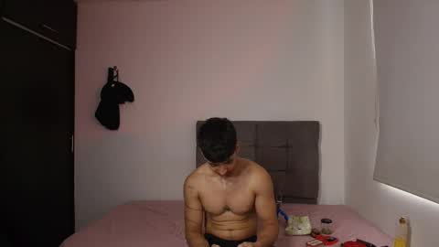 Snapshot of isaac_sttone01 chatting on 05.26.26 muscle isaac online show from 05.26.26