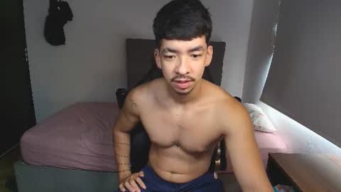 Snapshot of isaac_sttone01 chatting on 07.04.26 muscle isaac online show from 07.04.26