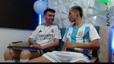 Snapshot of isaac_tan chatting on 09.13.25 Isaac tan online show from 09.13.25