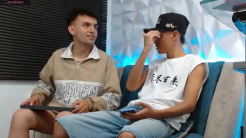 Snapshot of isaac_tan chatting on 12.15.25 Isaac tan online show from 12.15.25