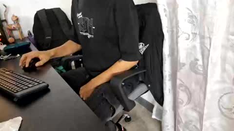 Isaac online show from 09.30.25