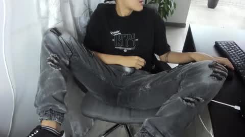 Isaac online show from 10.04.25