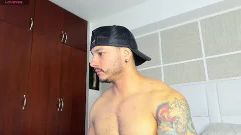 Snapshot of isaacs11 chatting on 07.11.26 Isaac Surez online show from 07.11.26