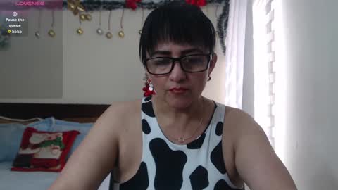 Snapshot of isabeel_sofia01 chatting on 01.03.25 Isabeel Sofia online show from 01.03.25