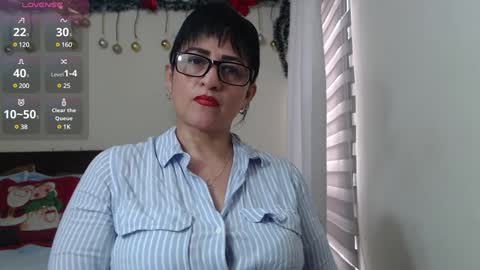 Snapshot of isabeel_sofia01 chatting on 01.05.25 Isabeel Sofia online show from 01.05.25