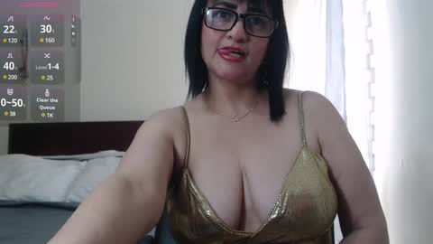 Snapshot of isabeel_sofia01 chatting on 01.07.25 Isabeel Sofia online show from 01.07.25