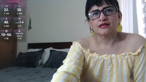 Snapshot of isabeel_sofia01 chatting on 01.31.25 Isabeel Sofia online show from 01.31.25
