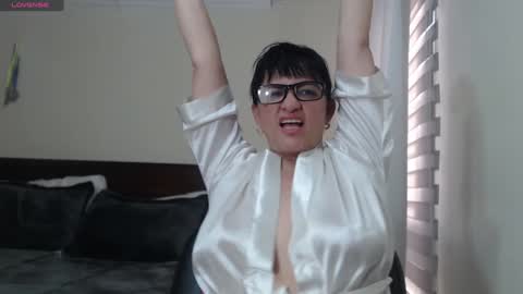 Snapshot of isabeel_sofia01 chatting on 02.02.25 Isabeel Sofia online show from 02.02.25