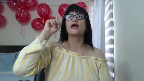 Snapshot of isabeel_sofia01 chatting on 02.11.25 Isabeel Sofia online show from 02.11.25