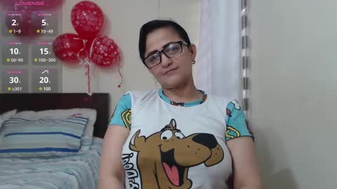 Snapshot of isabeel_sofia01 chatting on 02.18.25 Isabeel Sofia online show from 02.18.25