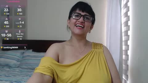 Snapshot of isabeel_sofia01 chatting on 02.21.25 Isabeel Sofia online show from 02.21.25
