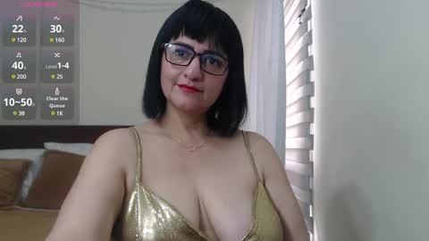 Snapshot of isabeel_sofia01 chatting on 02.27.25 Isabeel Sofia online show from 02.27.25