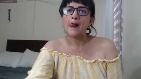 Snapshot of isabeel_sofia01 chatting on 03.04.25 Isabeel Sofia online show from 03.04.25