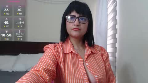 Snapshot of isabeel_sofia01 chatting on 03.05.25 Isabeel Sofia online show from 03.05.25