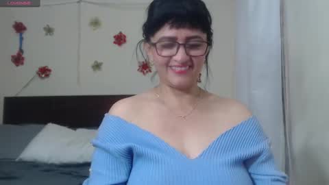 Snapshot of isabeel_sofia01 chatting on 03.07.25 Isabeel Sofia online show from 03.07.25