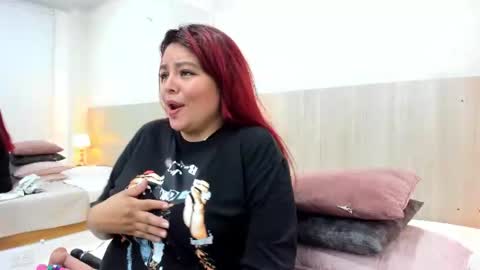 Snapshot of isabela_molina chatting on 08.04.26 ISABELA online show from 08.04.26