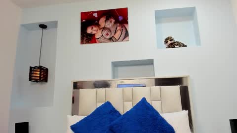 Snapshot of isabela_parkerr chatting on 09.17.25 Mommy Isa online show from 09.17.25