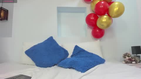 Snapshot of isabela_parkerr chatting on 10.03.25 Mommy Isa online show from 10.03.25