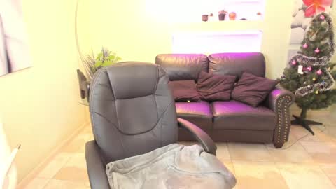 Snapshot of isabelabell chatting on 01.11.25 Isabela online show from 01.11.25