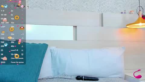 isabelacoleman_ online show from 10.31.25