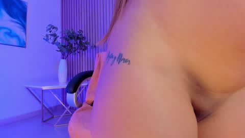 Snapshot of isabelbornner chatting on 02.01.25 Isabel Bornner online show from 02.01.25
