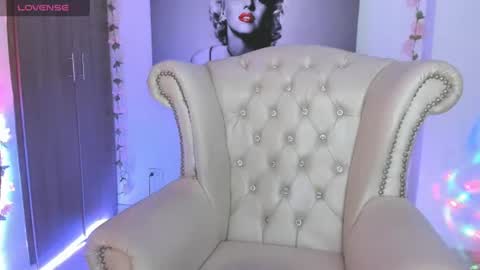 Snapshot of isabelhot1 chatting on 06.21.26 Isabel online show from 06.21.26