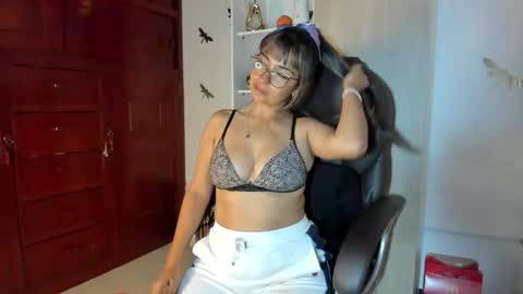 Snapshot of isabella22_1 chatting on 02.12.26 Isabella22 1 online show from 02.12.26