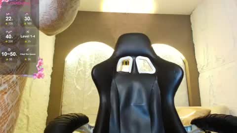 Snapshot of isabella__r chatting on 07.25.26 Isa online show from 07.25.26