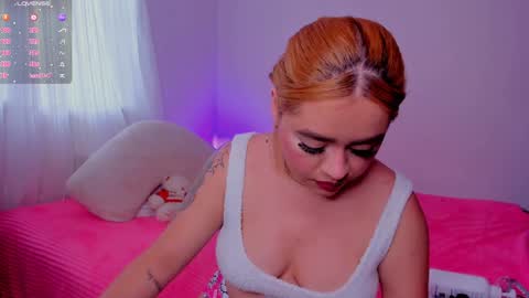 Snapshot of isabella_arias1 chatting on 12.27.24 Isabella Arias online show from 12.27.24