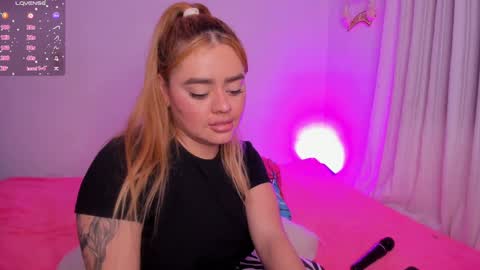 Snapshot of isabella_arias1 chatting on 01.06.25 Isabella Arias online show from 01.06.25