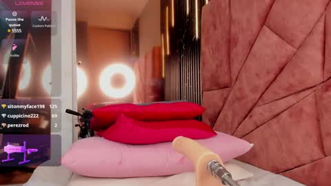 Snapshot of isabella_arias1 chatting on 02.01.25 Isabella Arias online show from 02.01.25