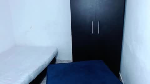 Snapshot of isabella_hots chatting on 11.28.25 estefania online show from 11.28.25