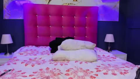 Snapshot of isabella_lovestory chatting on 12.13.25 isabella lovestory online show from 12.13.25