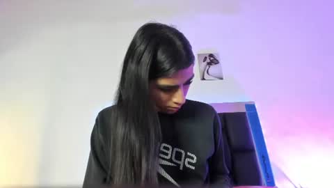 Isabella Moon9 online show from 07.25.26