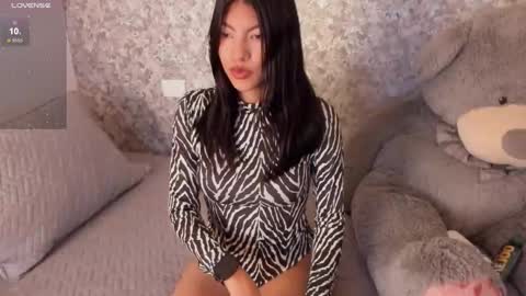 Snapshot of isabella_roberts13 chatting on 03.08.25 isa online show from 03.08.25