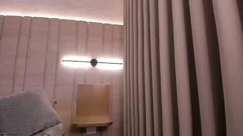 Snapshot of isabella_roberts13 chatting on 09.26.25 isa online show from 09.26.25